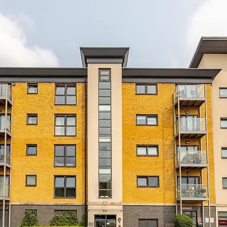 Stunning Station Apartment Rochester  Exterior photo