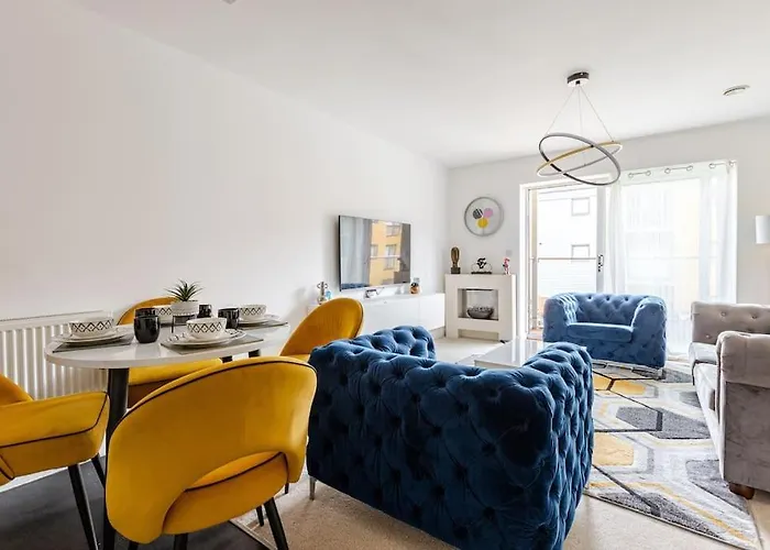 Stunning Station Apartment